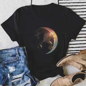 Kawaii Moda Srčkan Astronavt Vzorec Črno T-Shirt Natisnjeni T-Shirt Moda Priložnostne Žensk Kratek Sleeve Zgornji del Ženske T-Shirt.